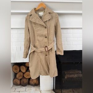 Banana Republic Women’s Double Breasted Trench Coat with Belt. Size med.